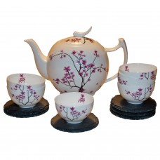 Teeset-Kirschblüte